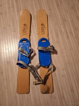 dětské první lyže