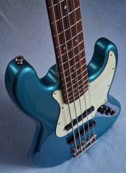 prodám baskytaru pětistrunnou Jazz Bass