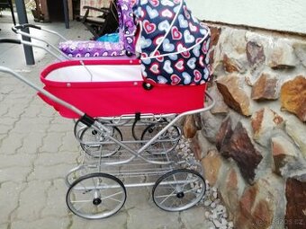 Kočárky na panenky