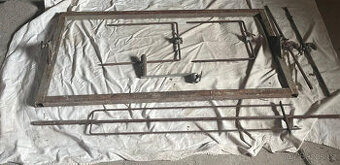 Příslušenství ke grilu na prase nebo krutu