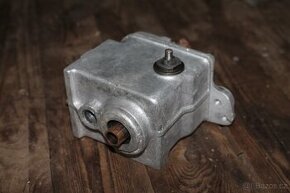 Jawa Special 250 přírubová obal převodovky