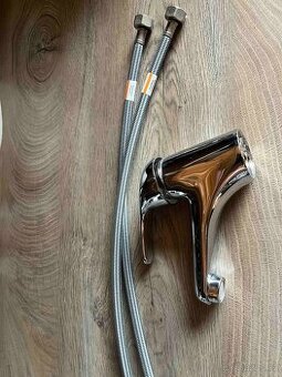 Prodám umyvadlovou baterii.