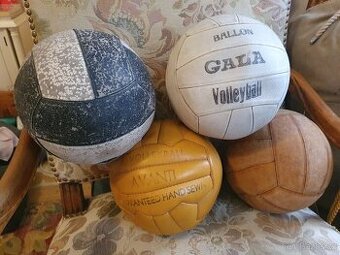 Volejbalový míč