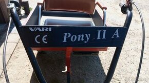 Vari pony llA