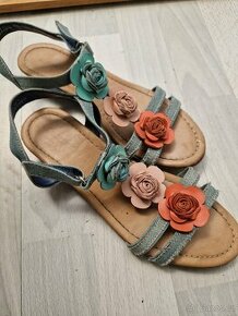 Dívčí páskové sandálky - 1