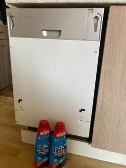 Myčka Whirlpool s příslušenstvím - 1