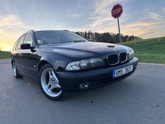 BMW E39 523i