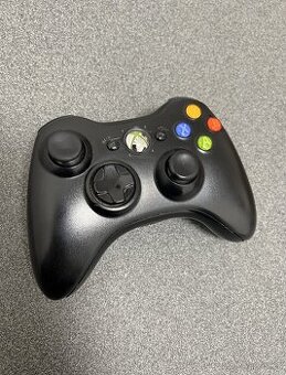 Ovladač na Xbox