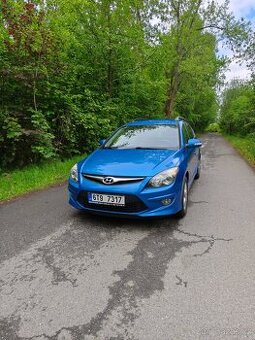 HYUNDAI i30 Combi 1.4 benzín ,80kW 2011 ČR ,1.majitel