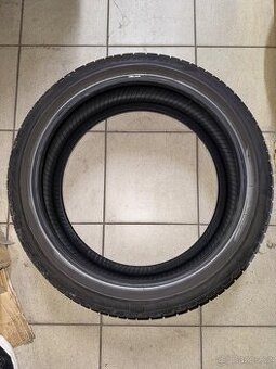 225/40 R19, 255/35 R19, Pirelli P Zero, Runflat