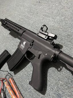 Airsoft pistole m4 s optikou