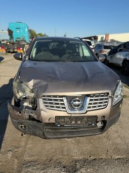 Nissan Qashqai 2.0d 4x4 2009 pojizdne navi panorama - 1