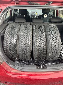 Zimní pneu NOKIAN WR Snowproof 185/65R15