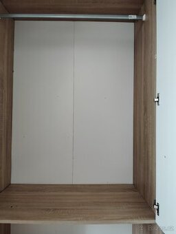 Skříň