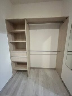 Prodám šatní skříň