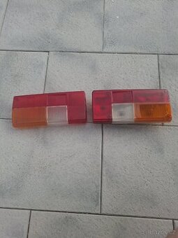 Nové zadní světlo a kryt VAZ 2105