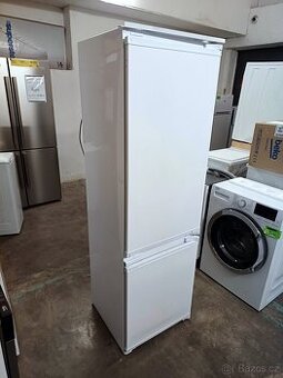 Nová vestavná lednice BEKO , ZÁRUKA BCSA285K4SN