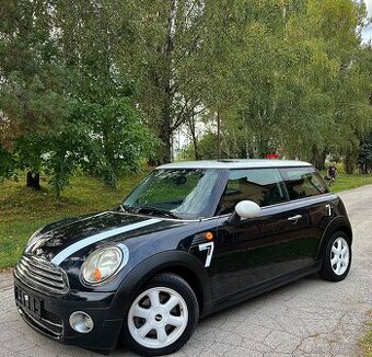 Mini Cooper D 1.6D 110ps • Facelift • edícia Seven • Black •