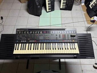 YAMAHA PSR 4500