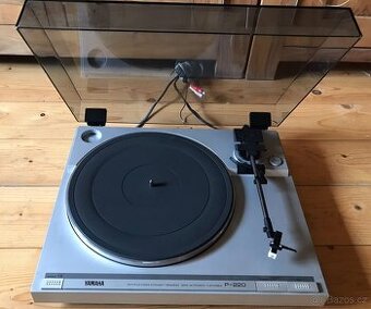 GRAMOFON YAMAHA P-220 (1984) NOVÁ JEHLA