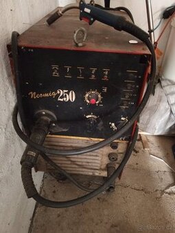 Profesionální MIG/MAG svářečka Selco Neomig  250