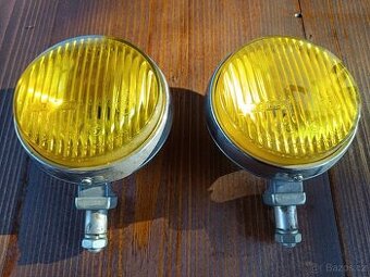 Přední mlhovky - žluté.