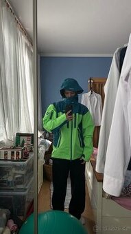 Outdoorova bunda kilpi