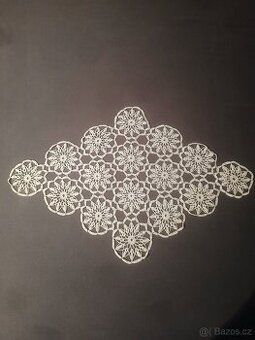 Ručně háčkované dečky