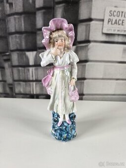 Starožitná porcelánová figurka - Dáma s kabelkou