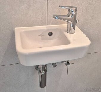 Umývátko umyvadlo Villeroy & Boch umyvadlová baterie Grohe