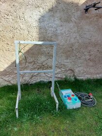 Stavební rozvaděč se stojanem