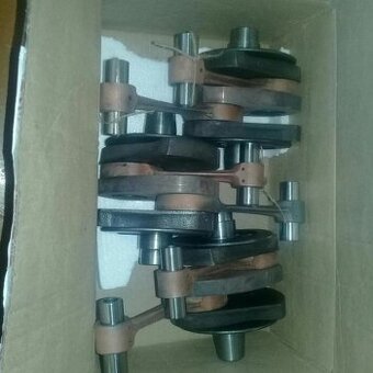 Olejové čerpadlo kliková hřídel rozvodová kola ventily