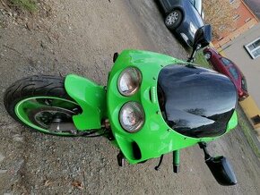 Kawasaki zxr 750