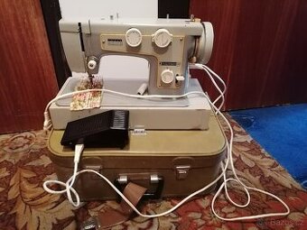 Starožitný šicí stroj