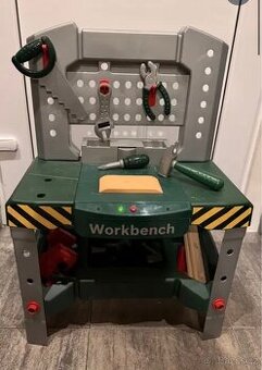 Pracovní stoleček s nářadím Bosch na baterie