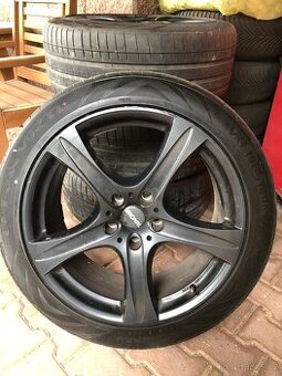 Jeep Grand Cherokee  255/45 ZR20