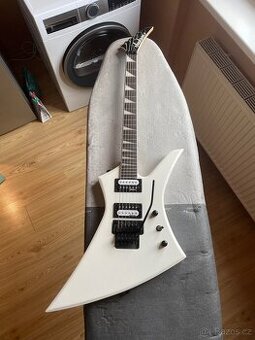 Jackson Kelly JS32 Floyd Rose bílá