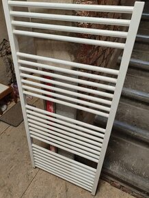 Koupelnovy radiator rovny