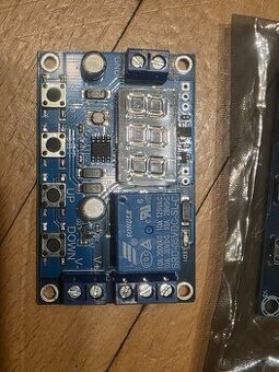 12V časový spínač, nový