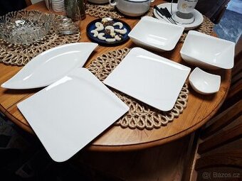 Jídelní sada bila