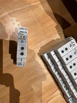 Rose LM termostat do skříňového rozvaděče STH-60 240 V/AC