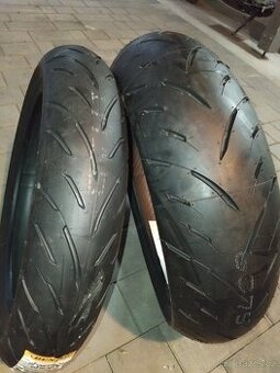 Pneu na motocykl