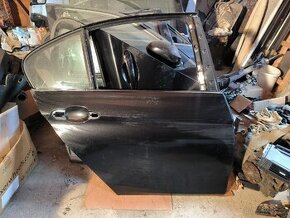 BMW f30 právě zadní dveře