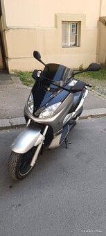 Yamaha X-Max 250