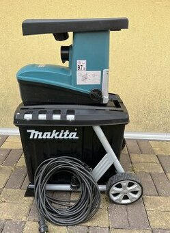 drtič větví Makita 2500 W UD2500