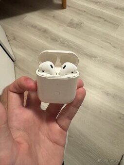 Apple AirPods 1 gen.