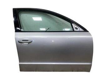 Pravé přední dveře stříbrná LA7W Škoda Superb 2 r.v. 2012