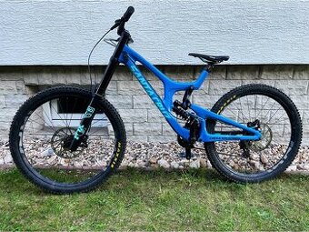 Downhill Santa Cruz V-10