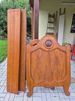 starožitná dřevěná venkovská postel antik selská ??