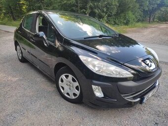 Peugeot 308 1,4 70 kw rok 2009 najeto 147000